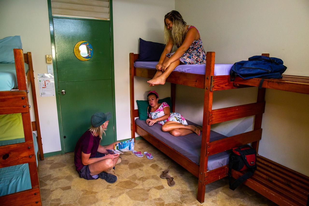 Хостел Backpackers By The Bay Ерлі-Біч Екстер'єр фото